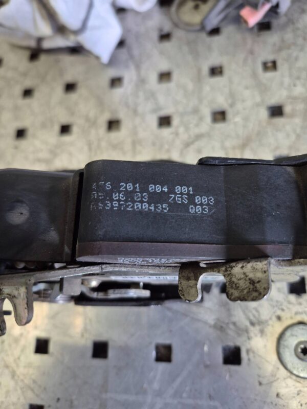 d2eb18ff7ae8b24229b5756b06f44f86