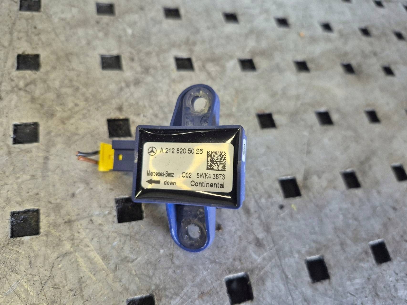 CZUJNIK UDERZENIA AIRBAG MERCEDES W212 A2128205026