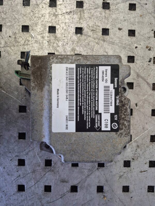 dc4feec82d8b7bdd25aad9934ab21b90.jpg 85690d88559d4b3a27c9b8d52463a0fe